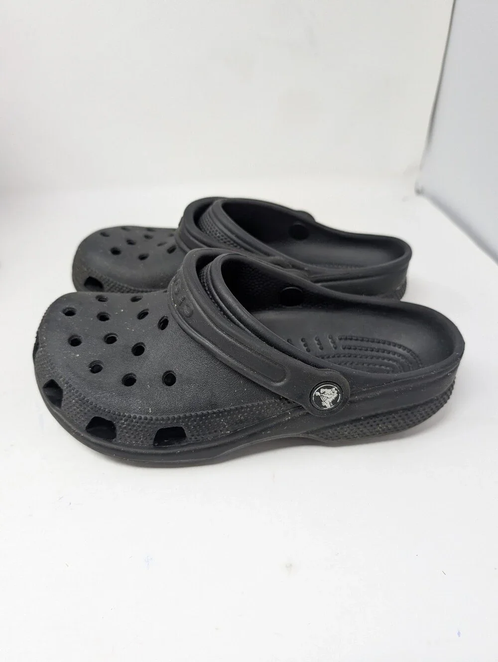 Crocs Classic Clog Black Unisex Slip-On Shoes sz J5